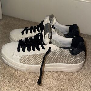 P448 Women's Sneakers in Black and White